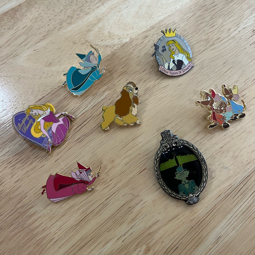 Lot of Vintage Disney Pins - 90s